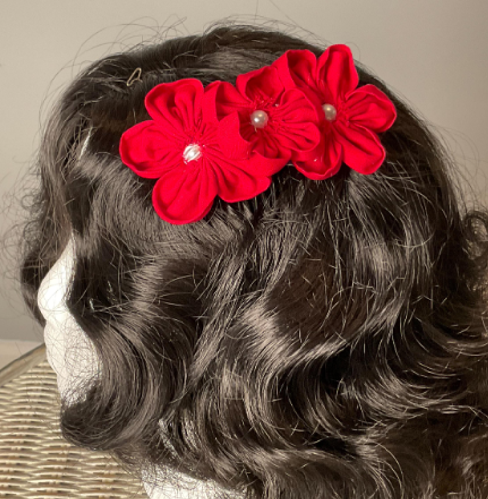 Rockabilly kanzashi flower hair comb